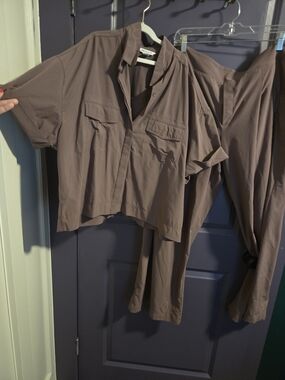 Athleta Mauve Brooklyn Heights Pants And Matching Short Sleeve Hiking Top